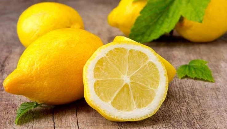 teeth whitening home remedies