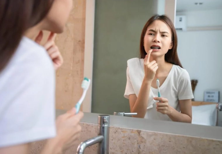 sensitive teeth when brushing